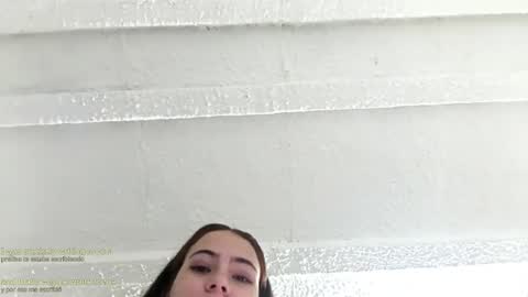 Snapshot of aishelyng20 chatting on 11-18-25, 01:44 aishelyng20 online show from 11-18-25, 01:44