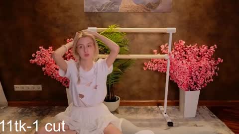 aishiro online show from 02-21-25, 03:43