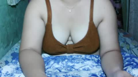 Snapshot of aislahrose chatting on 01-16-25, 05:21 rosie online show from 01-16-25, 05:21