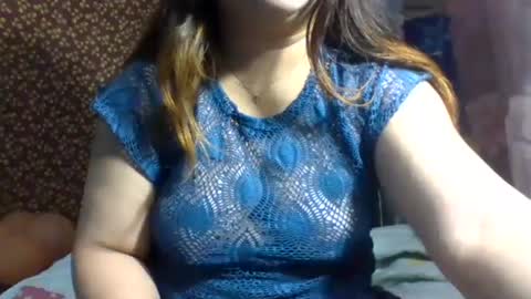 Snapshot of aislahrose chatting on 02-21-25, 06:59 rosie online show from 02-21-25, 06:59