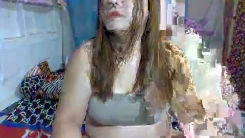 Snapshot of aislahrose chatting on 09-11-25, 01:17 rosie online show from 09-11-25, 01:17