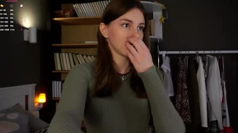 Aliza online show from 10-19-25, 01:06