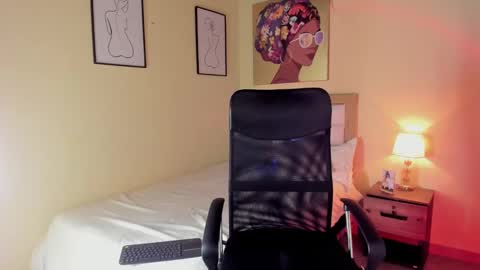 Snapshot of aitana_brown chatting on 02-04-25, 12:40 Aitana Brown online show from 02-04-25, 12:40