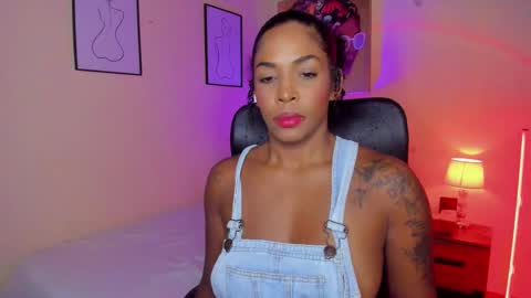 Snapshot of aitana_brown chatting on 09-18-25, 09:50 Aitana Brown online show from 09-18-25, 09:50