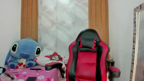 aitana online show from 12-19-25, 02:24