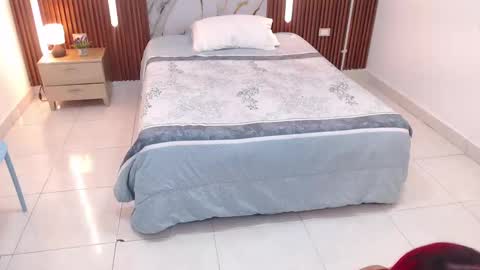 AIXA  online show from 09-18-25, 12:07