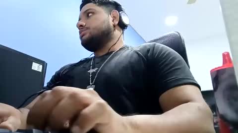 Snapshot of aj_cooper90_ chatting on 02-01-25, 08:18 Esteban online show from 02-01-25, 08:18