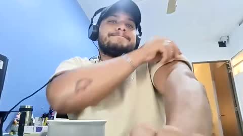 Esteban online show from 01-13-26, 04:07