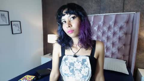 A K A N E  U W U online show from 02-18-25, 12:49