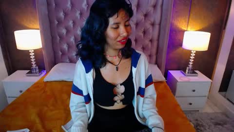 A K A N E  U W U online show from 03-07-25, 09:18