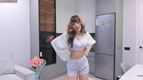 Akari online show from 06-04-26, 11:55