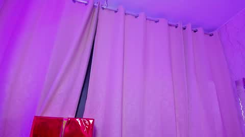 Snapshot of akazaboy chatting on 12-18-25, 05:02 akazaboy online show from 12-18-25, 05:02