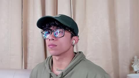 Snapshot of akazaboy chatting on 03-02-26, 04:25 akazaboy online show from 03-02-26, 04:25