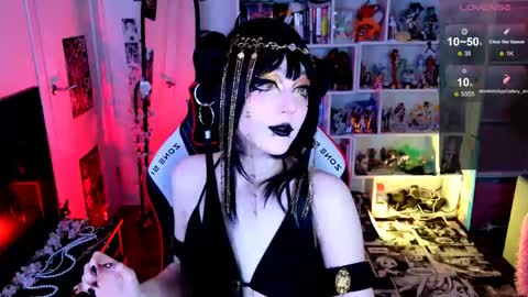 Snapshot of aki__ra chatting on 05-21-26, 07:10 Aki online show from 05-21-26, 07:10