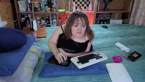 Natalie online show from 11-10-25, 06:34