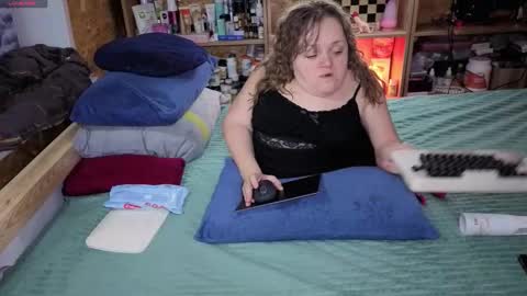 Natalie online show from 12-05-25, 10:57