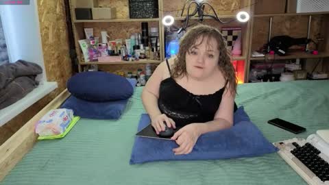 Natalie online show from 12-21-25, 04:52