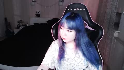 akirahartyx online show from 11-21-25, 03:44