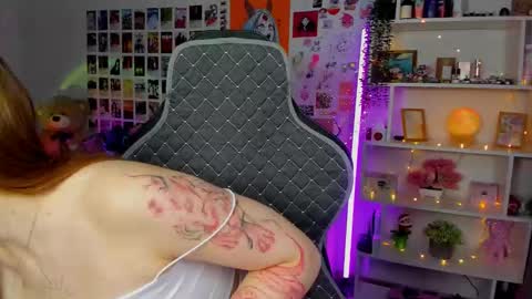 Snapshot of akirakatsu chatting on 10-24-25, 12:12 Akira online show from 10-24-25, 12:12