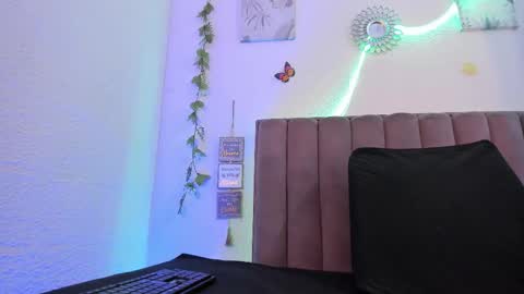 Snapshot of akirastone_ chatting on 10-30-25, 12:28 akirastone_ online show from 10-30-25, 12:28