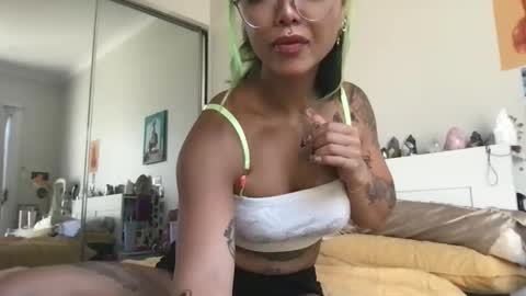 Snapshot of akirazayy chatting on 12-01-25, 10:37 Akira Zay online show from 12-01-25, 10:37