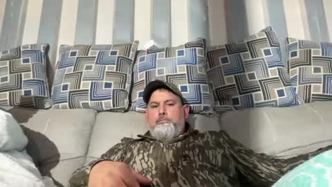 Snapshot of akthroating chatting on 12-22-25, 02:41 DADDY BABYGIRL online show from 12-22-25, 02:41