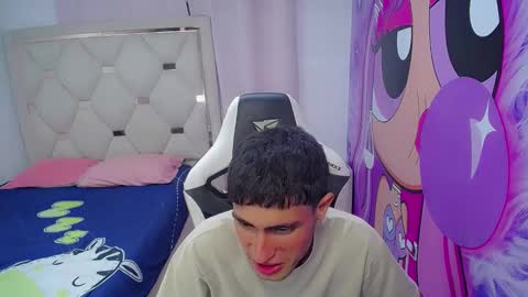 Snapshot of akyra_latin chatting on 02-12-26, 12:33 Akyra latin online show from 02-12-26, 12:33