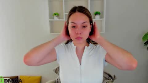 Snapshot of al1ice_moures chatting on 10-13-25, 09:31 Al1ice online show from 10-13-25, 09:31