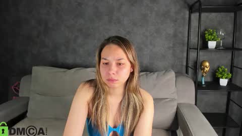 Snapshot of al1ice_moures chatting on 10-16-25, 01:39 Al1ice online show from 10-16-25, 01:39