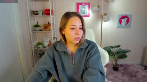 Snapshot of al1ice_moures chatting on 11-26-25, 01:28 Al1ice online show from 11-26-25, 01:28