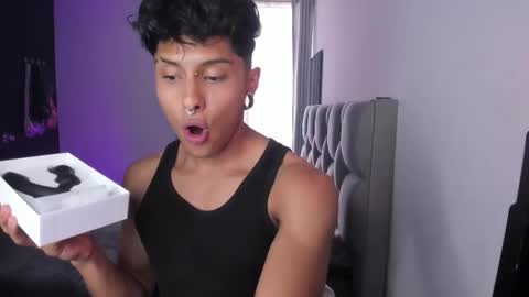 Snapshot of ala_ha_ chatting on 10-10-25, 09:03 Ander uwu online show from 10-10-25, 09:03