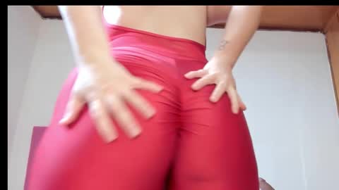 Snapshot of alahia66 chatting on 12-21-25, 01:07 alahia66 online show from 12-21-25, 01:07