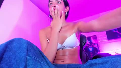 Alahia Rodriguez online show from 12-28-24, 08:15