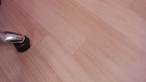 Snapshot of alahia_betancur chatting on 10-24-25, 04:03 Alahia online show from 10-24-25, 04:03