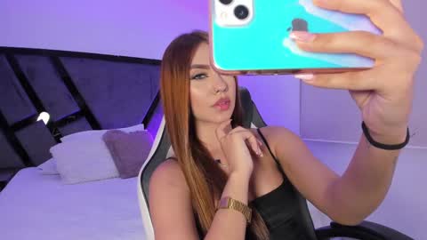 Snapshot of alahiaa1_ chatting on 09-29-25, 03:55 Alahia online show from 09-29-25, 03:55