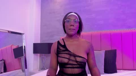 alaia_colins online show from 10-18-25, 03:09