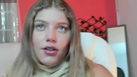 Snapshot of alaia_greyy chatting on 06-03-26, 01:03 Alaia online show from 06-03-26, 01:03