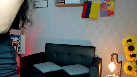 Snapshot of alaia_love77 chatting on 07-06-26, 07:05 Alaia online show from 07-06-26, 07:05