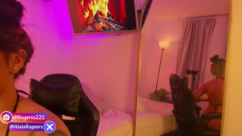 Snapshot of alaiarogerss chatting on 05-22-26, 10:43 online show from 05-22-26, 10:43
