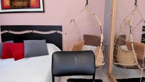     online show from 11-12-25, 07:13