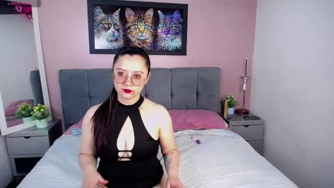 Snapshot of alaiia___ chatting on 12-04-25, 02:32 Alaiia online show from 12-04-25, 02:32