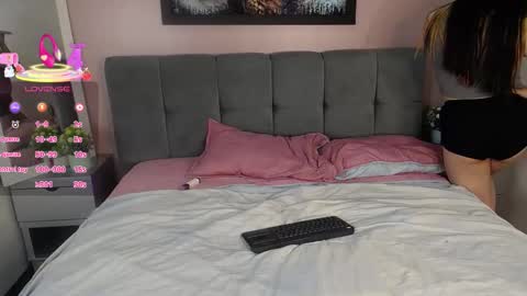 Snapshot of alaiia___ chatting on 12-05-25, 02:53 Alaiia online show from 12-05-25, 02:53