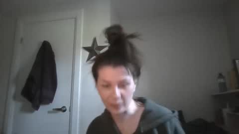 Snapshot of alainaseren chatting on 05-19-26, 09:10 alainaseren online show from 05-19-26, 09:10