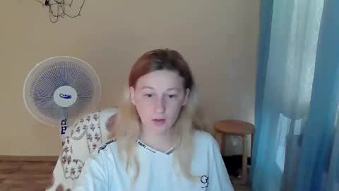 Anna online show from 06-10-26, 09:41