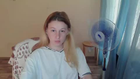 Anna online show from 06-11-26, 06:44