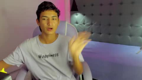 Snapshot of alamgrey_ chatting on 10-11-25, 07:34 Alam online show from 10-11-25, 07:34