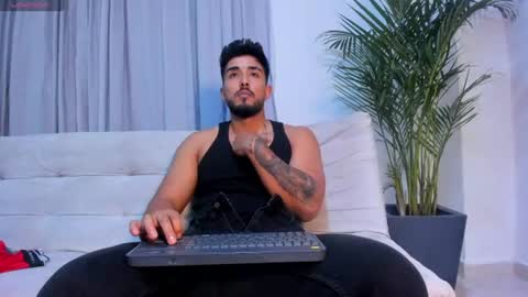 Snapshot of alan_greek_1 chatting on 07-14-26, 02:05 Alan greek online show from 07-14-26, 02:05