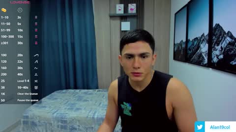 Snapshot of alan_nd_kevin chatting on 03-08-25, 11:37 Alan Kevin can we reach 100 thumbs up please guys online show from 03-08-25, 11:37