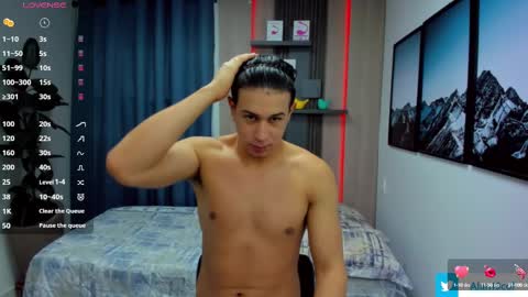 Snapshot of alan_nd_kevin chatting on 03-11-25, 11:33 Alan Kevin can we reach 100 thumbs up please guys online show from 03-11-25, 11:33