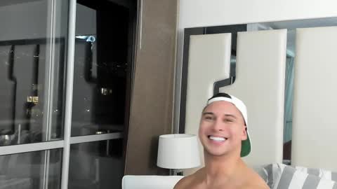 Snapshot of alan_vidal chatting on 02-20-25, 02:40 Alan Vidal online show from 02-20-25, 02:40